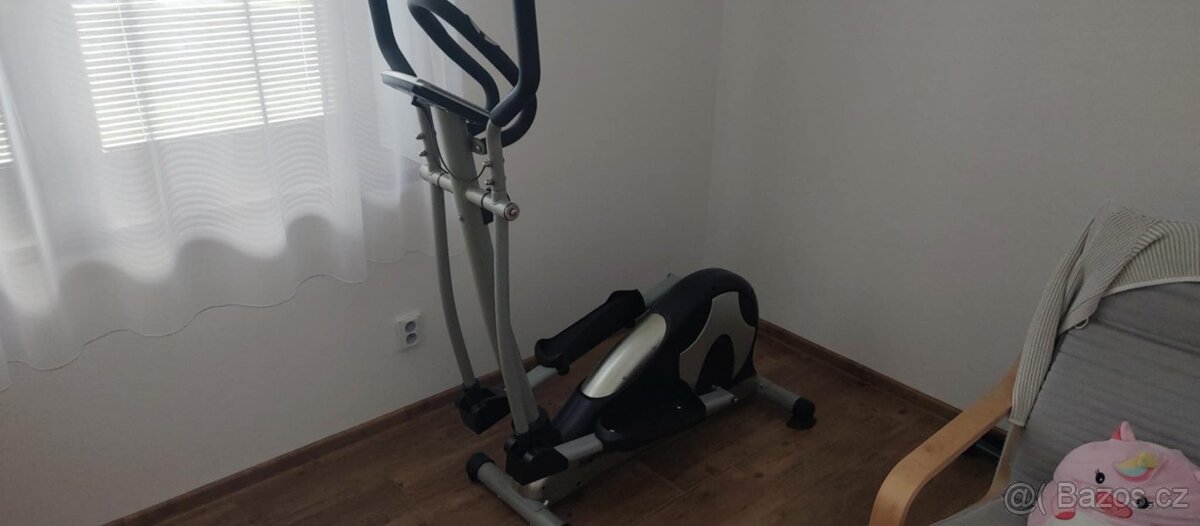 Eliptický trenažér