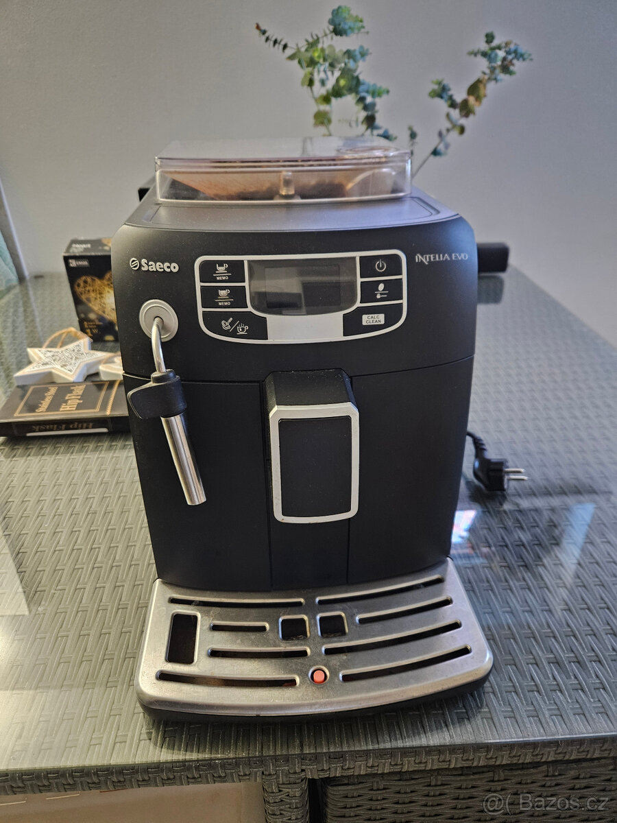 Kávovar Philips Saeco INTELIA EVO