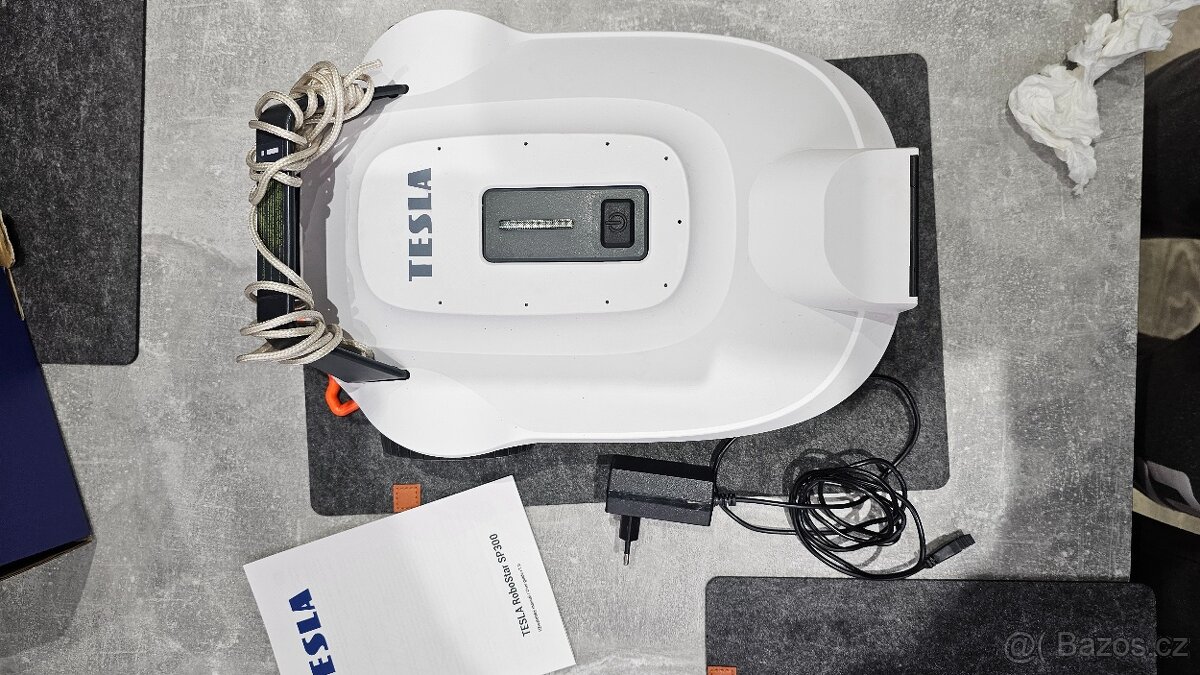 Robotický vysavač bazénu TESLA