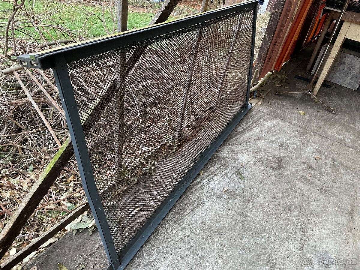 Kovový rošt do postele