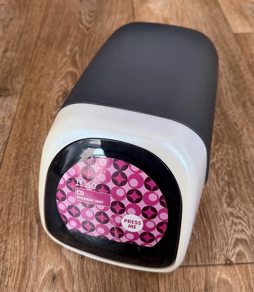 Nosič CD Tesco