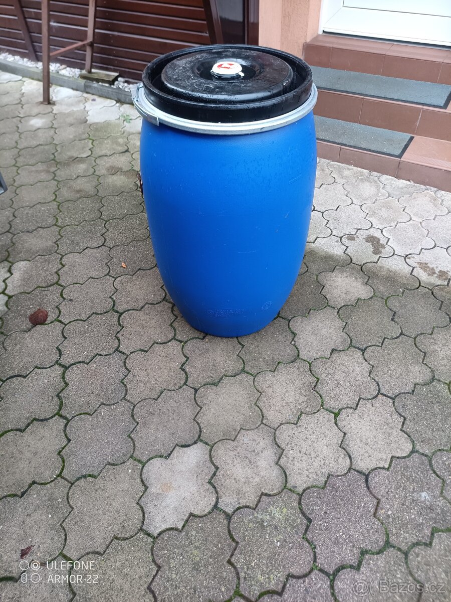 Plastové sudy 120 L