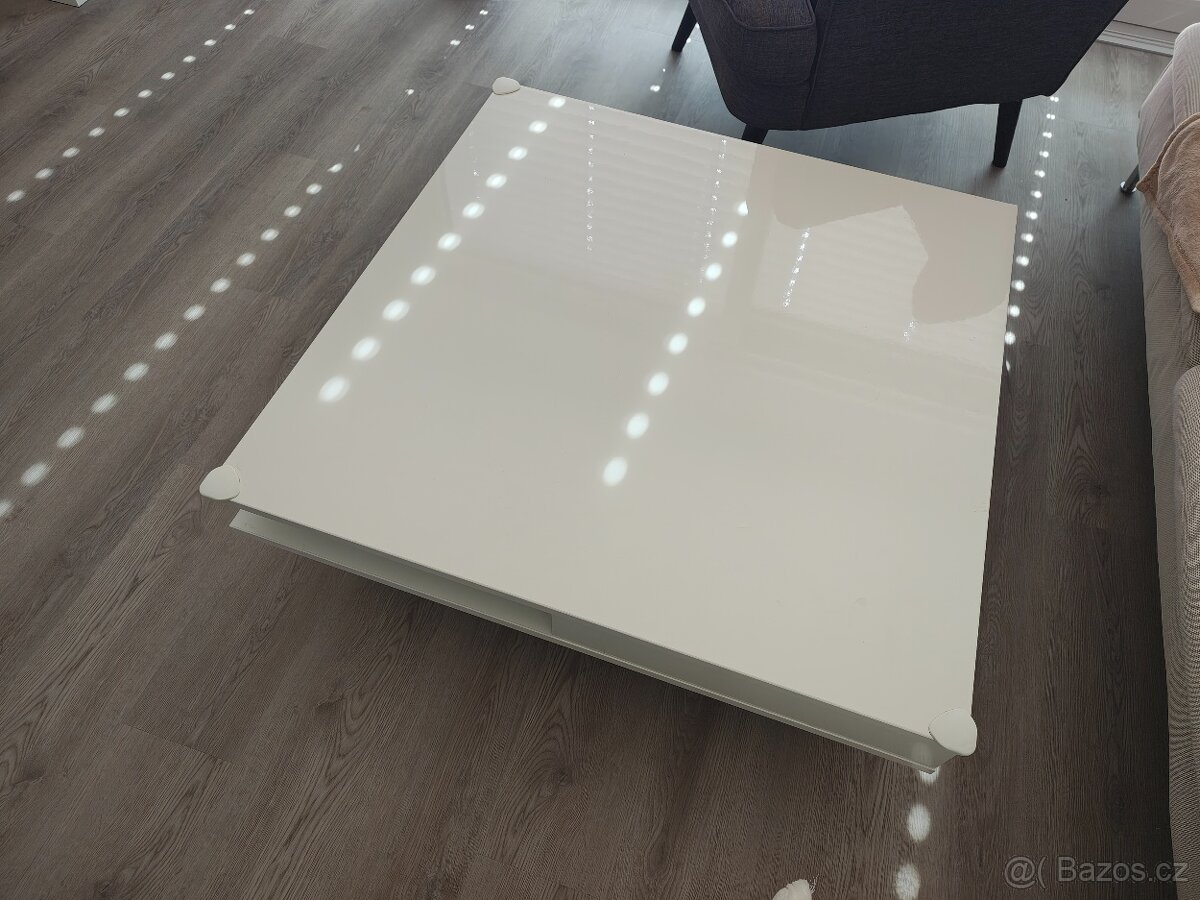 Konferenční stolek