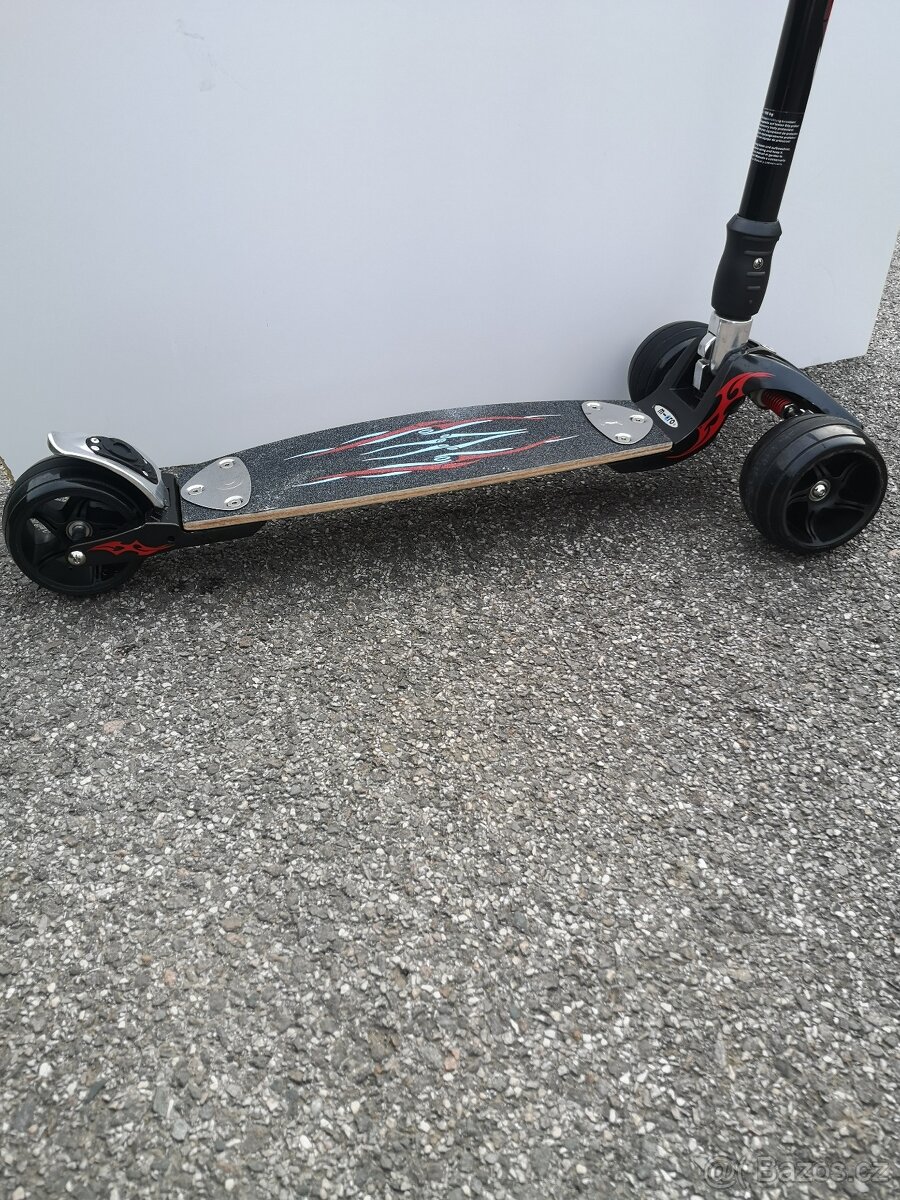 Micro - Kickboard Monster Black - Kickboard nová