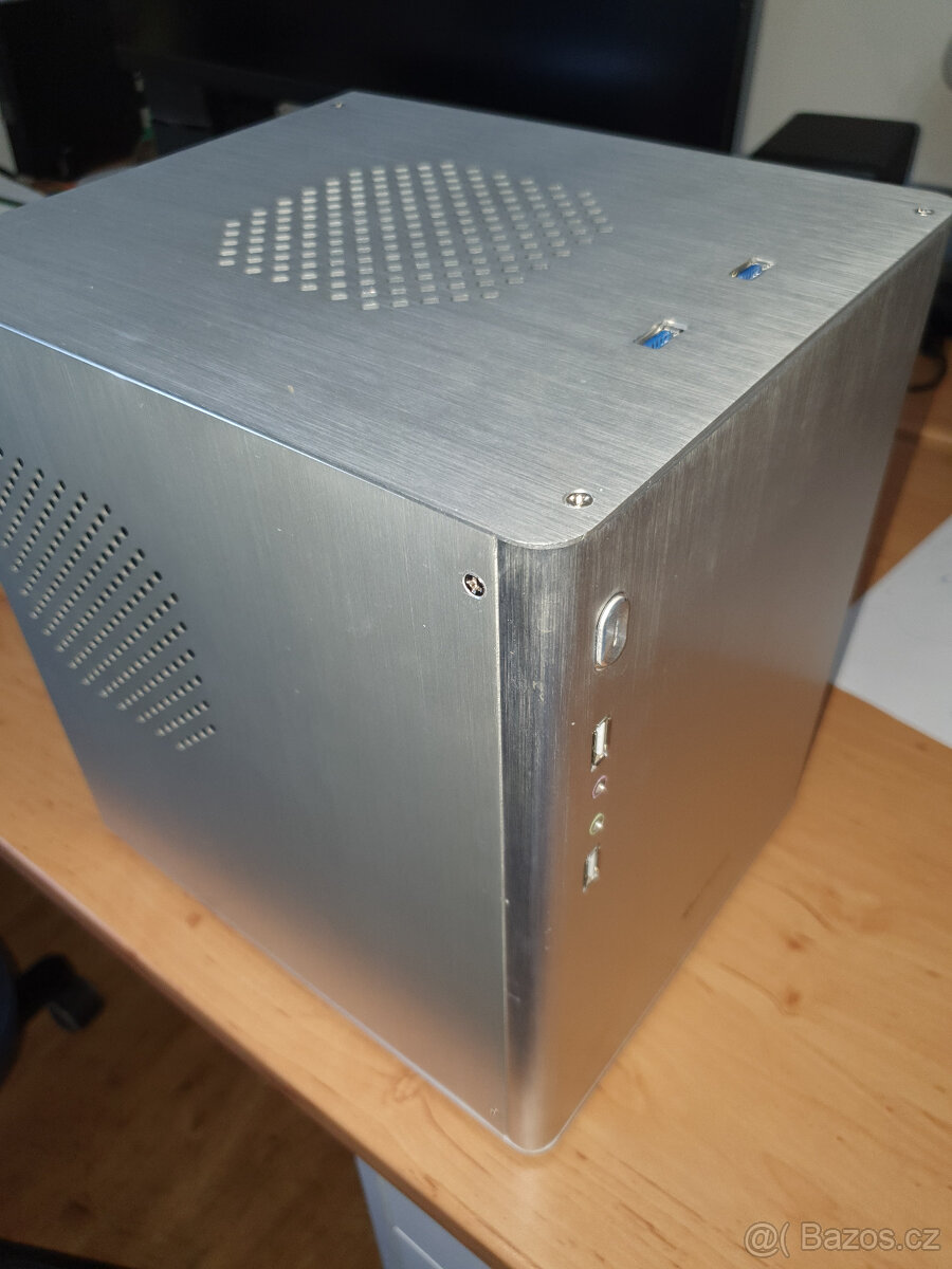 celohliníková PC skříň Sharkoon CA-M mATX krychle