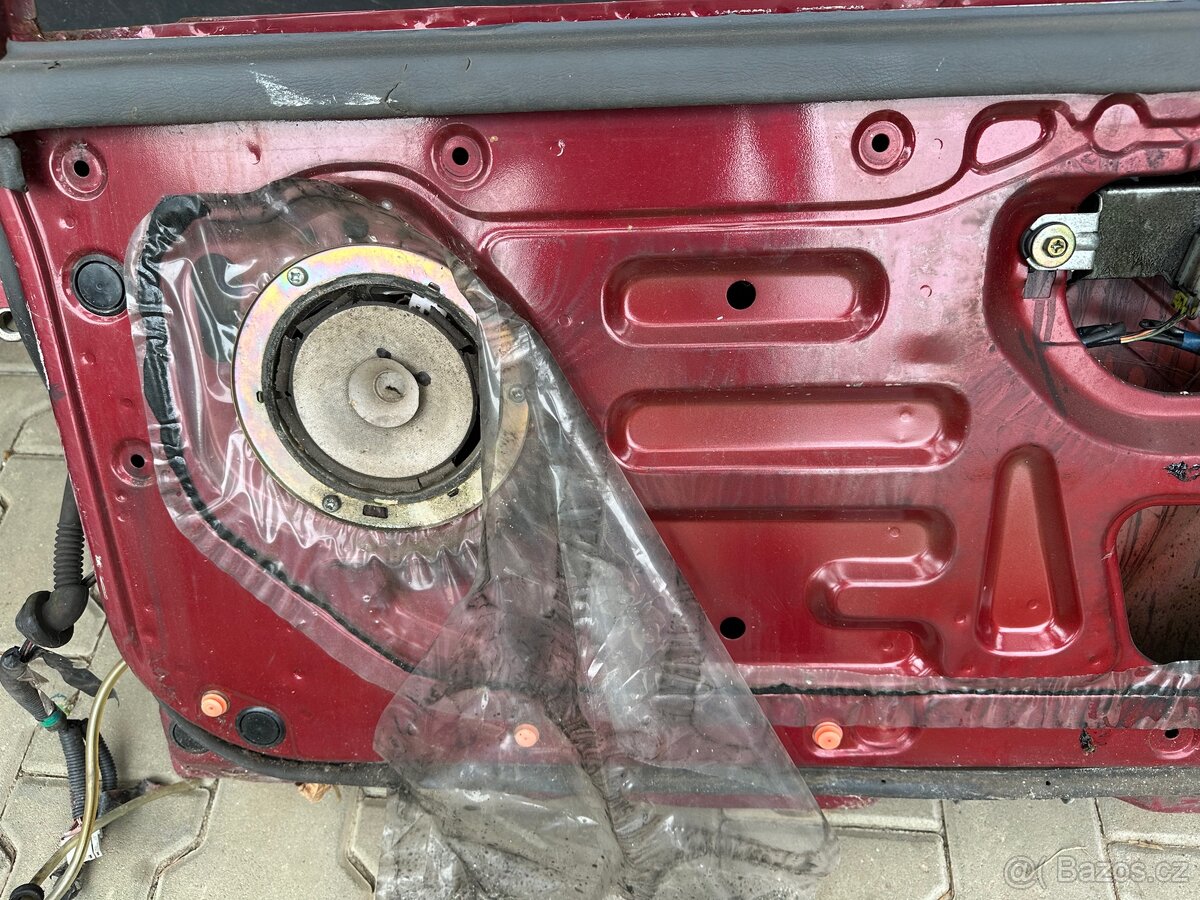 Levé páté dveře nissan patrol