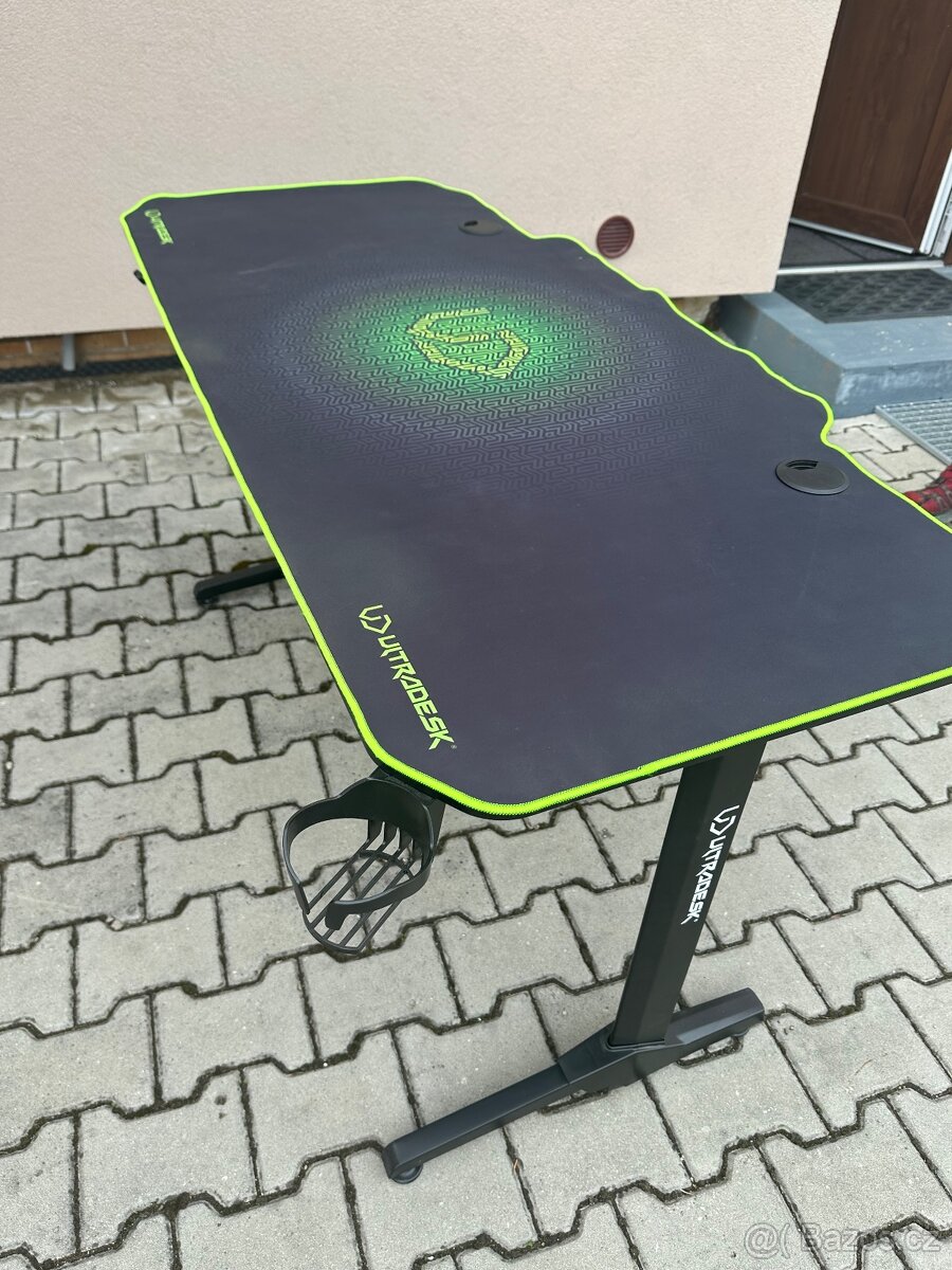 Herní stůl ULTRADESK s podložkou
