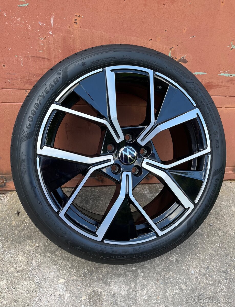 VW Passat R19 Nové letní pneu