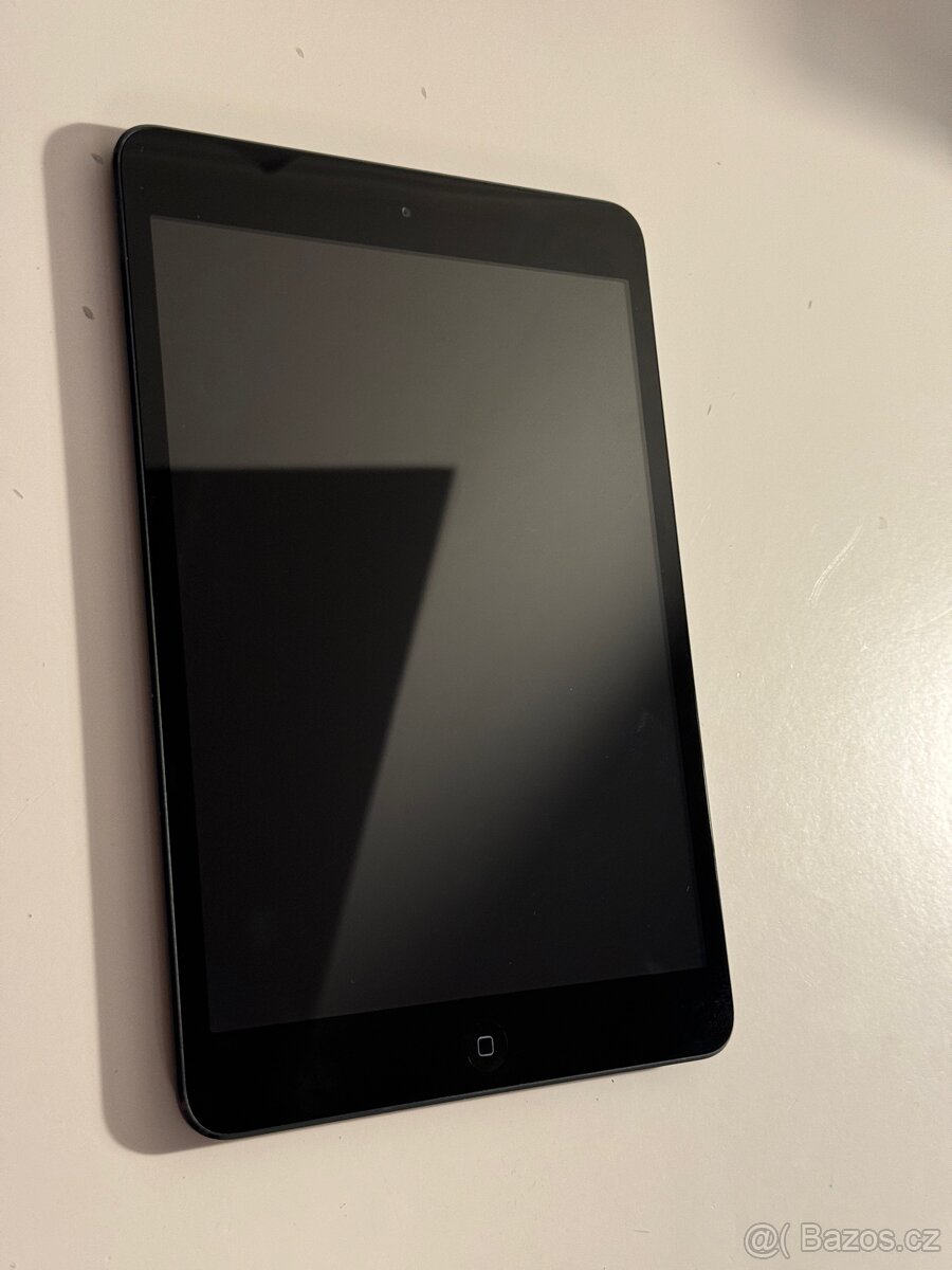 iPad mini 1 32gb wifi Cerny. Ios 9