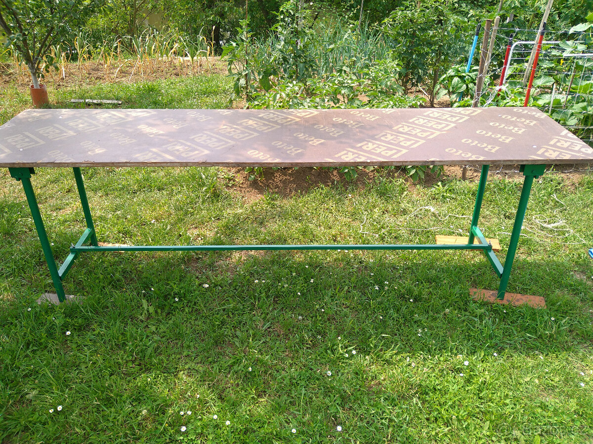 Skládací kovový stůl V=76cm, Š=62cm, D=250cm