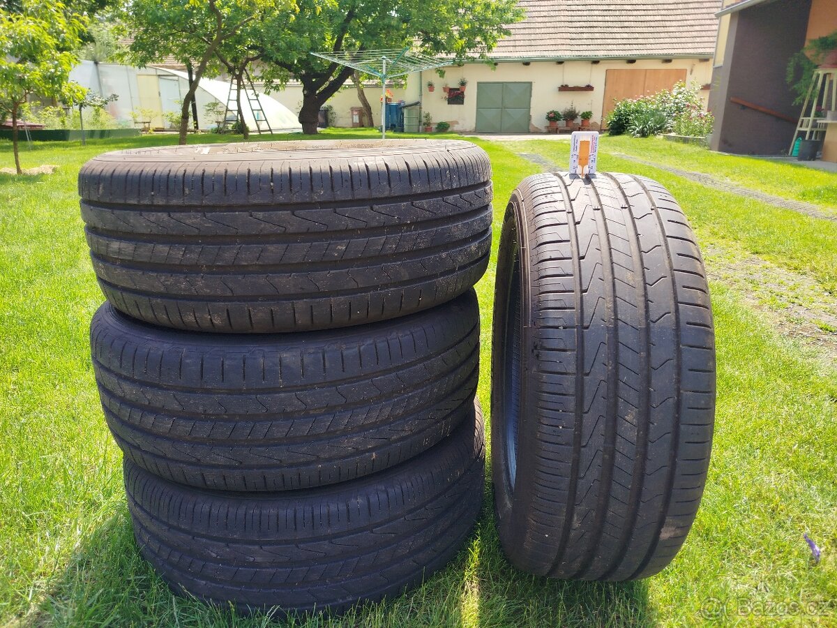 235/55 R18 Hankook