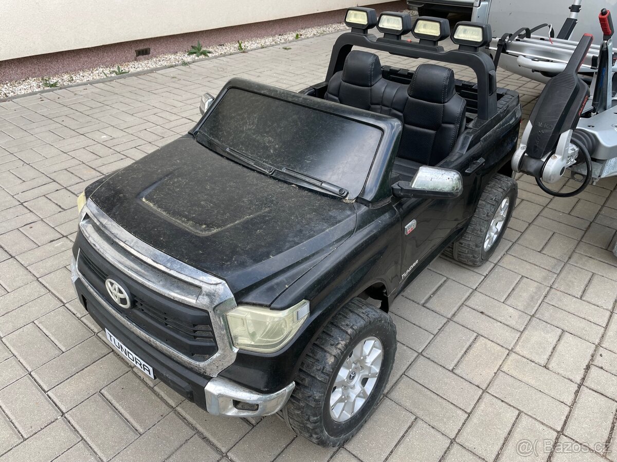 Dětské elektrické autíčko