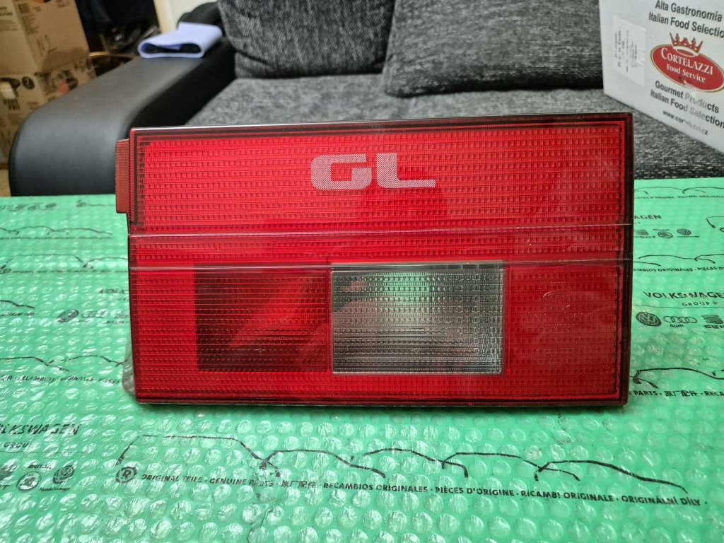 pravé vnitřní světlo Seat Toledo GL 1L0945108L