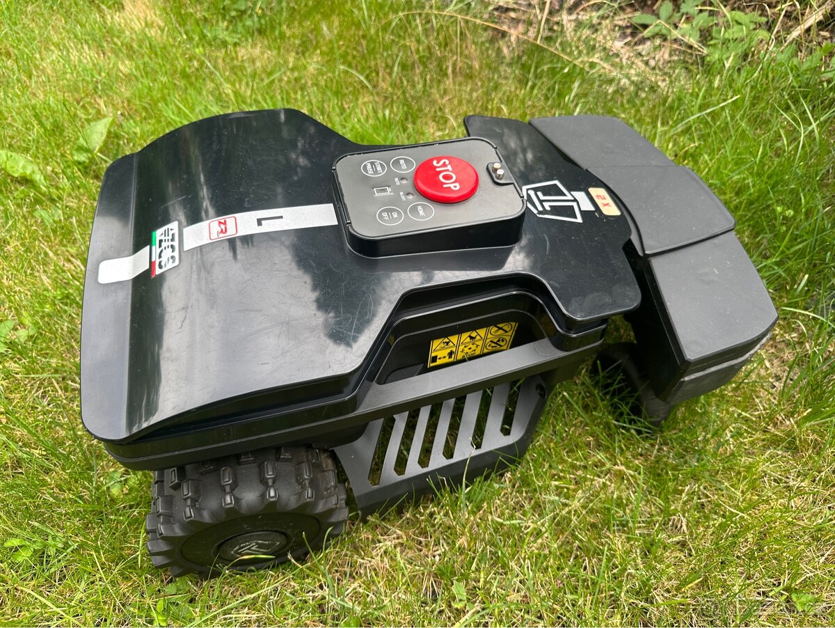 Robotická sekačka na trávu TECHline NEXTTECH LX2 ZR