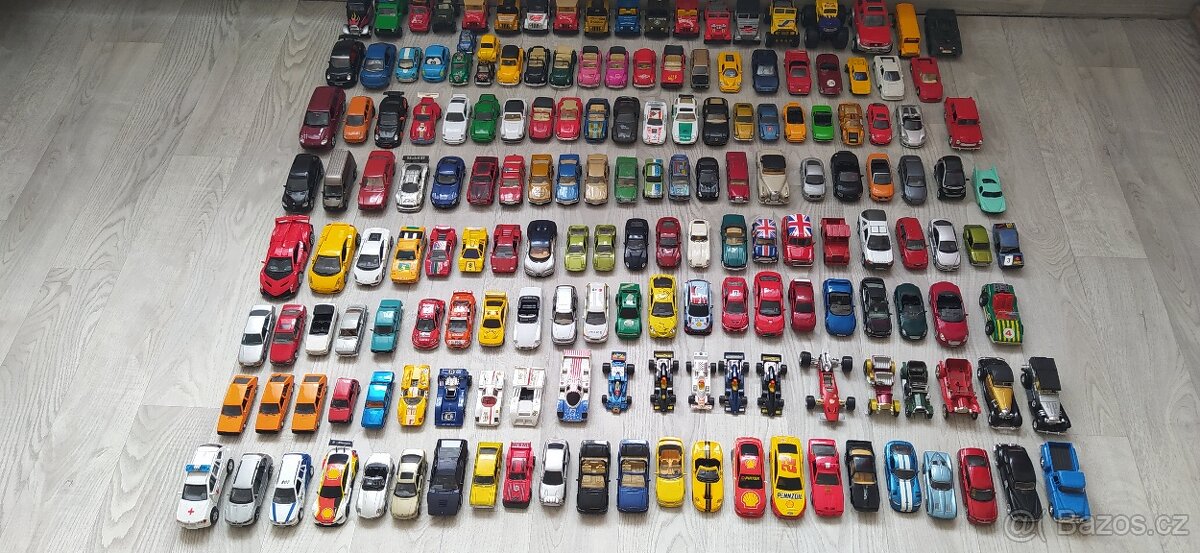 autíčka - modely MIX větší - obyčejné i značkové