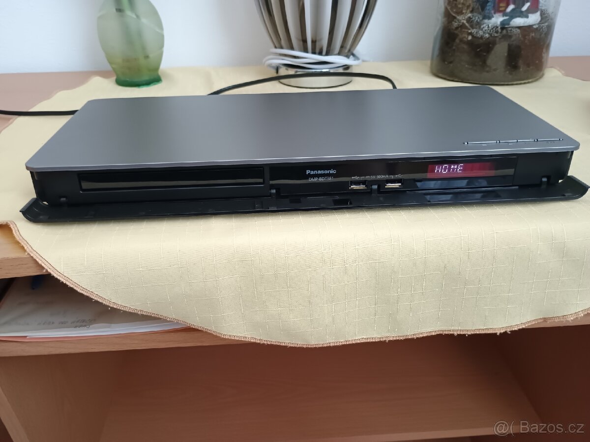 Prodám Blu-Ray přehrávač Panasonic DMP-BDT 381
