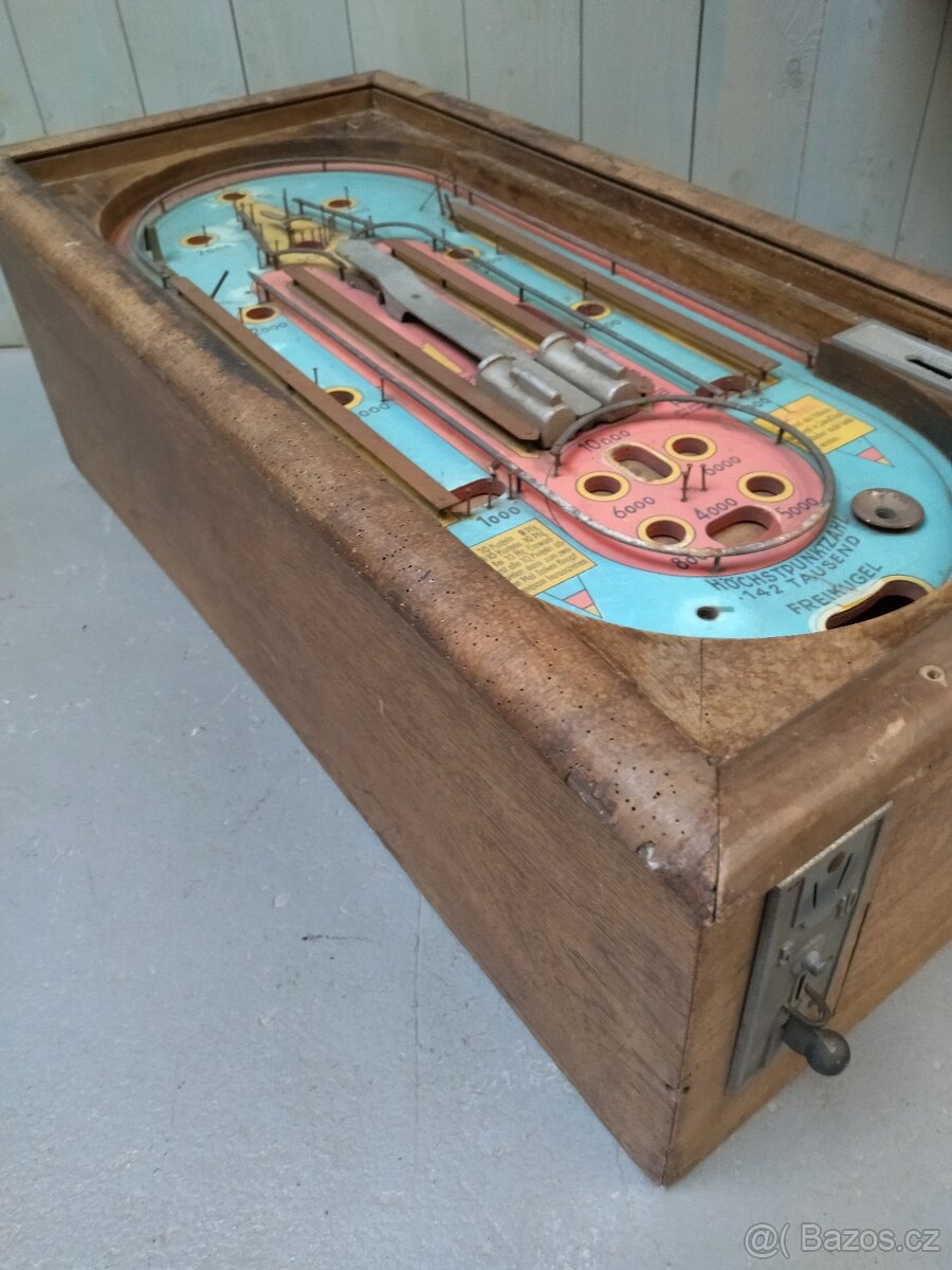 Starý hrací automat