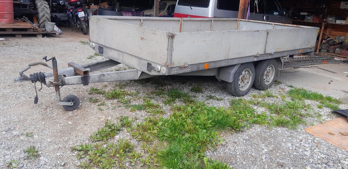 Bržděný přívěs Agados 2x4m