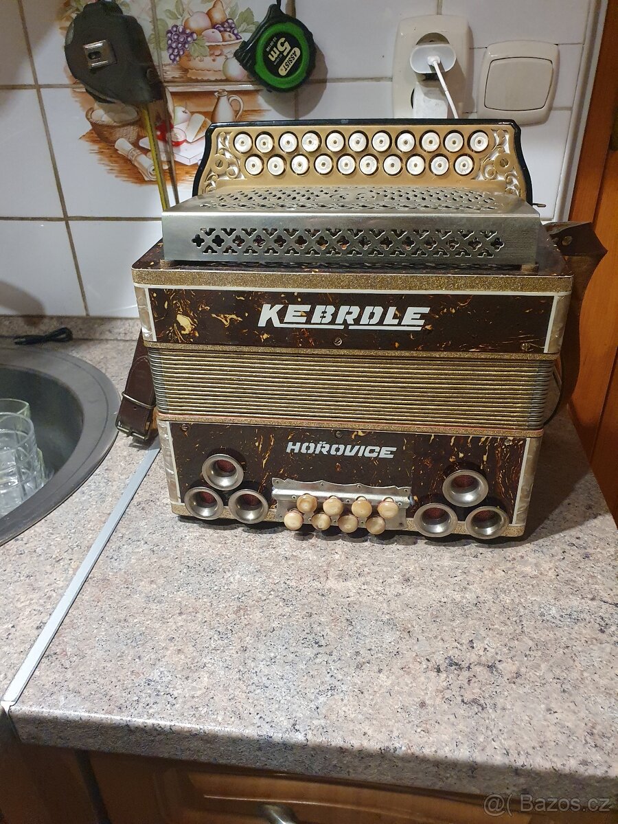 Heligonka Kebrdke 4 hlas