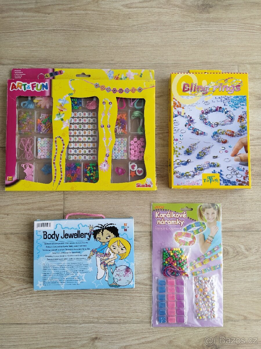 Korálky (dětské sady k výrobě šperků, náramků..) - nové