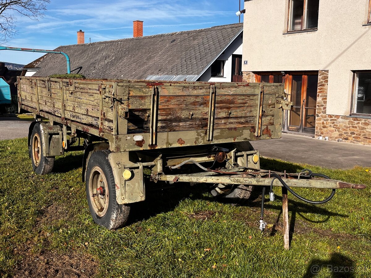 valník za v3s,traktor