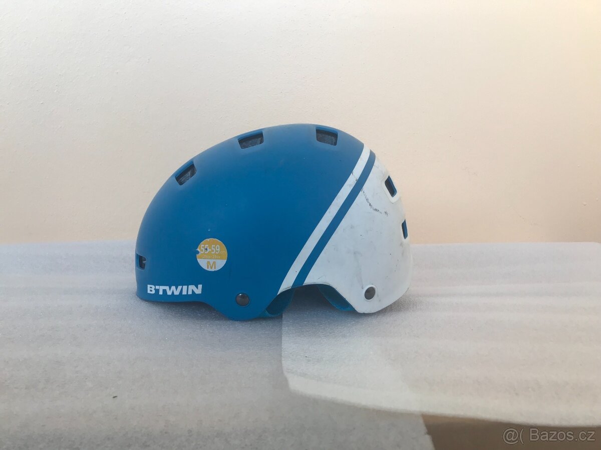 Helma dětská B-TWIN Dětská helma na kolo