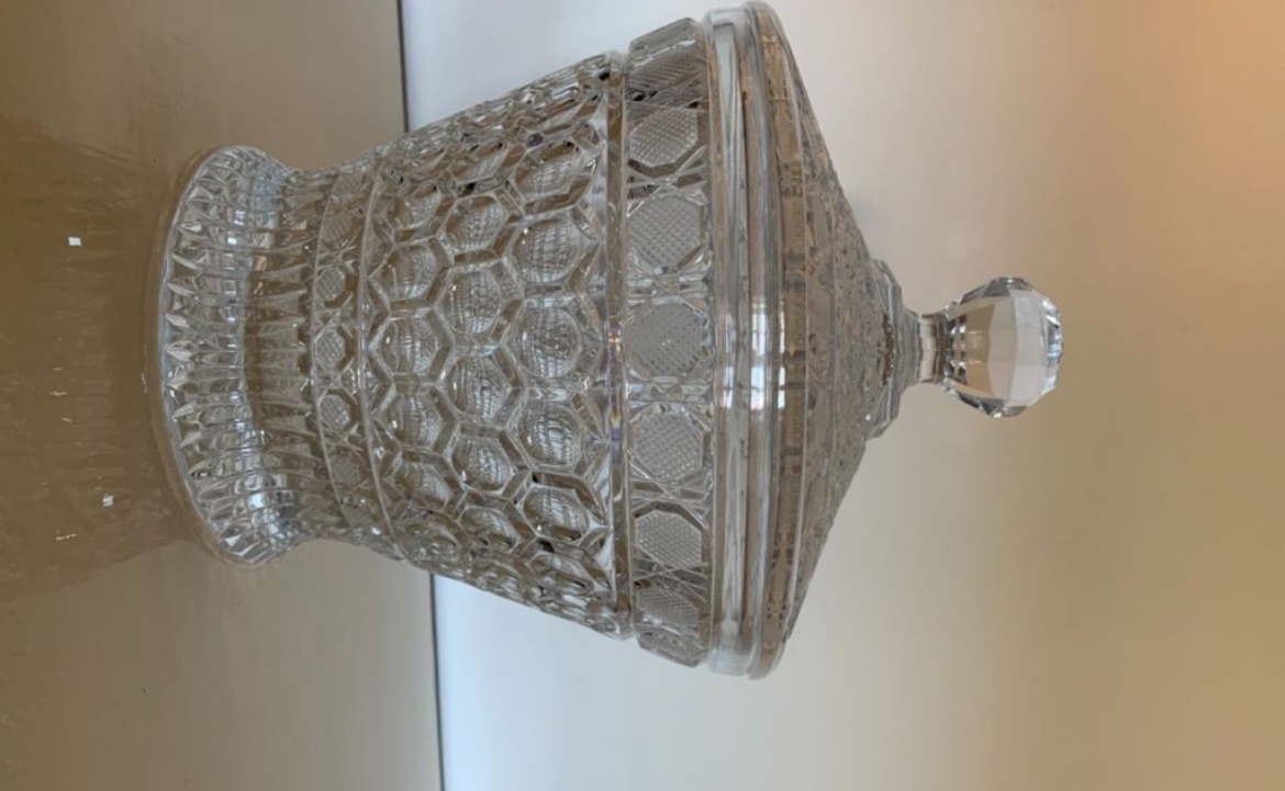 Skleněná broušená mísa