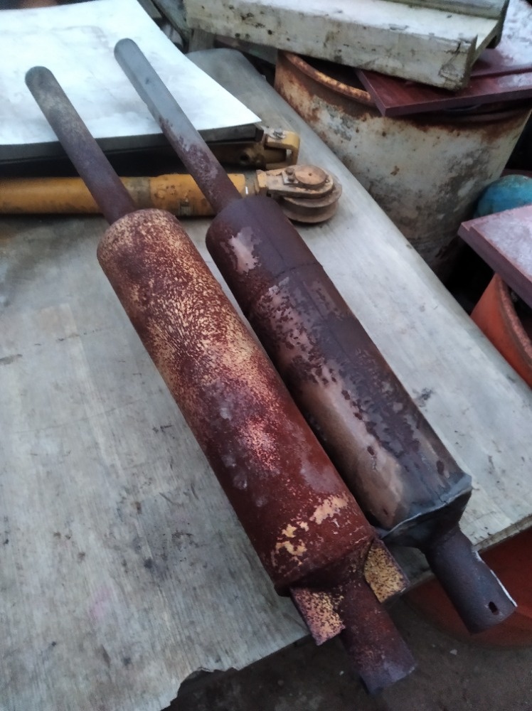 Prodám výfuky na MAJORA-100,-kus