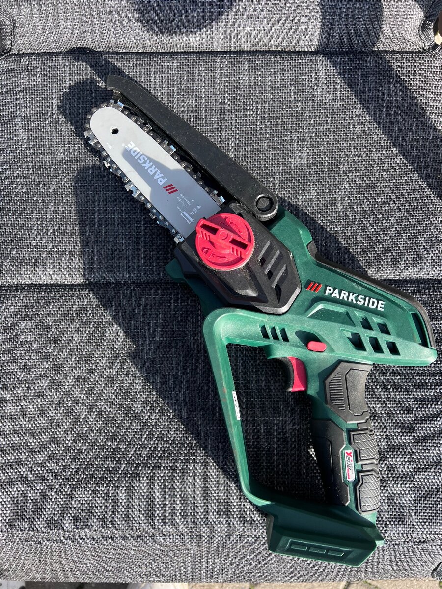 AKU-řetězová ruční pila Parkside