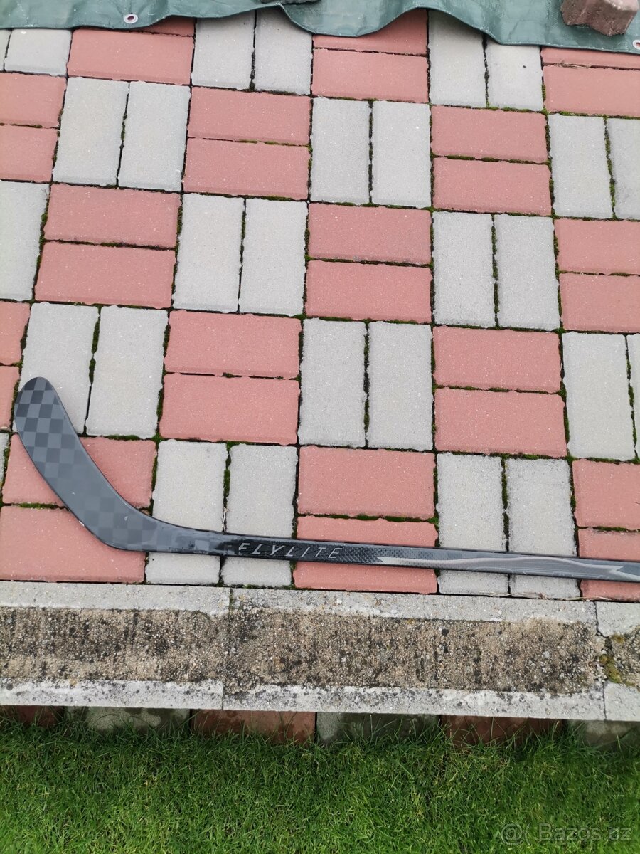 Hokejka Bauer Vapor Flylite