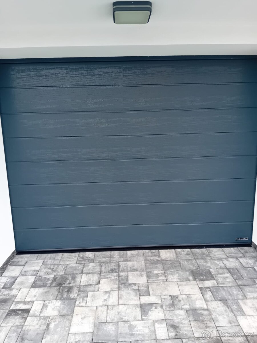 sekční garážová vrata