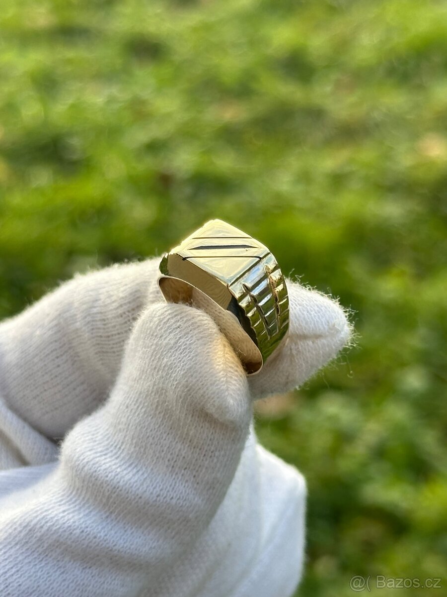 Zlatý prsten 4,01g (1995 kč/g)