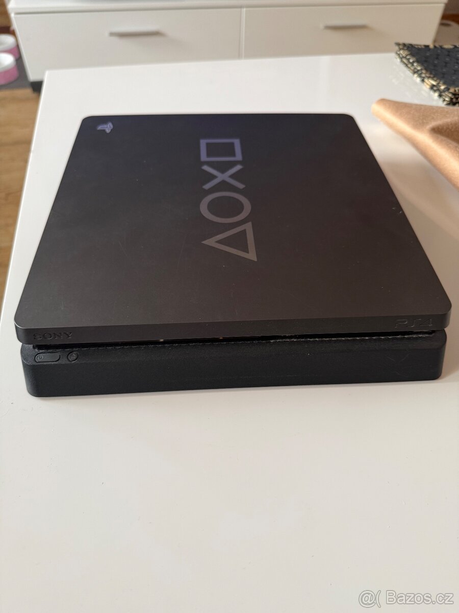 Sony PlayStation 4 Slim, 1TB černá