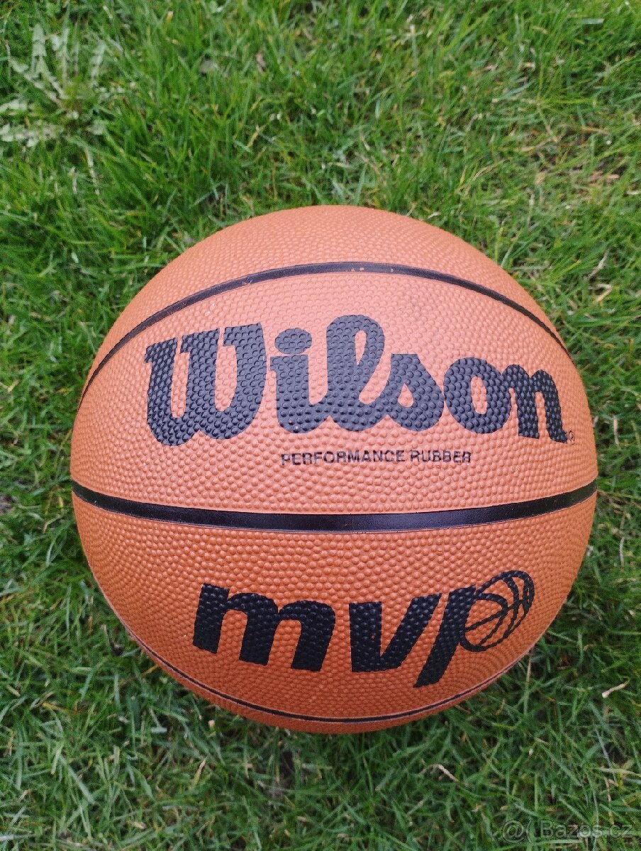 Basketbalový balón