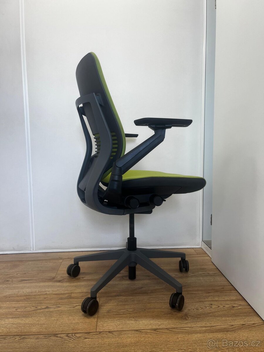 Kancelářská židle Steelcase Gesture Green