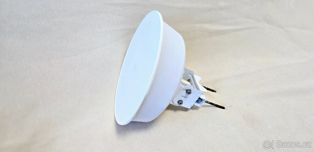 UBNT UBIQUITI PowerBeam M5 ISO 300mm (PBE-M5-300-ISO)