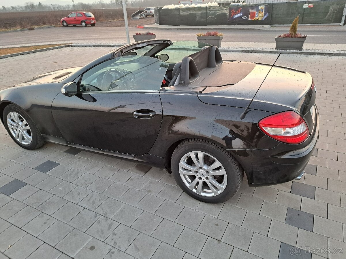 Mercedes SLK 200 Cabrio, Automat, pěkný