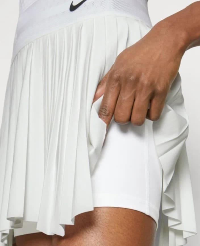 Nike Sukně s všitými kraťasy