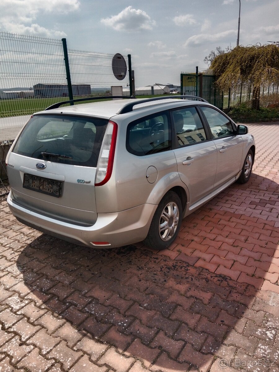 Zadní světla na ford focus II kombi fl