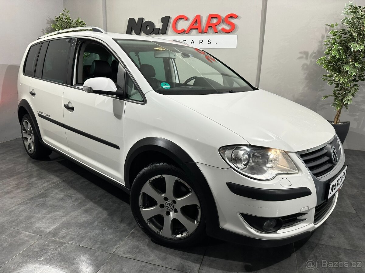 Volkswagen Touran 1,4 TSI DSG CROSS BI-XEN NAVI BEZ KOROZE