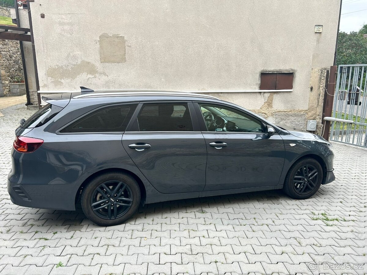 Prodám sadu Dezent TR black+letní pneu