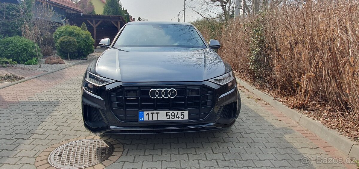 SUV Audi Q8 50 TDI quattro