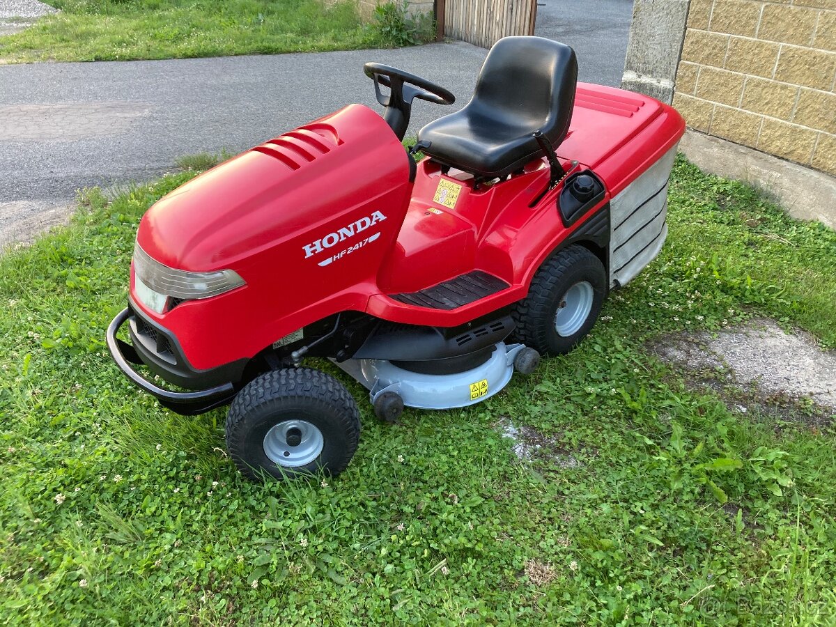 Zahradní traktor Honda 2417