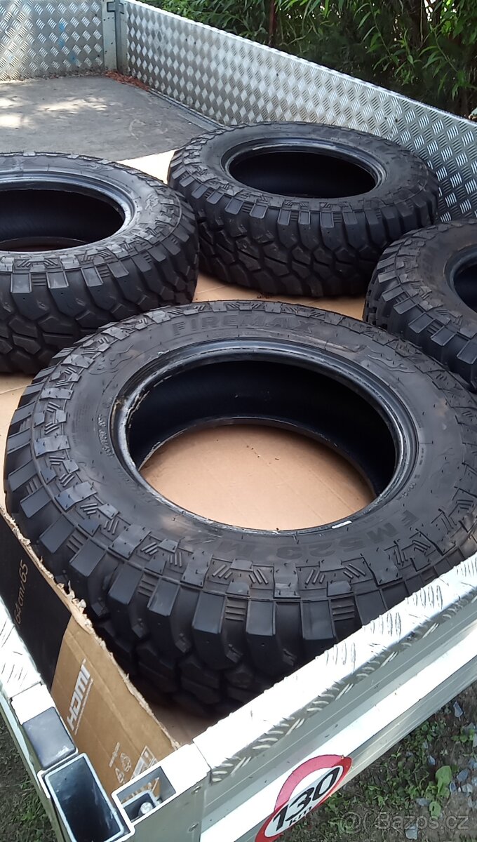 265/70 R17cca 500km najeto,jako NOVÉ 4x4 M/T M+S pneu