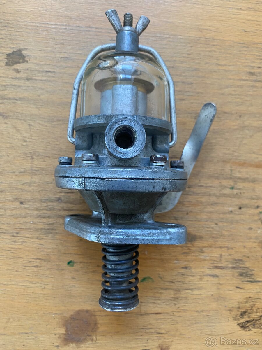 Benzínová (ac) pumpa Tatra603