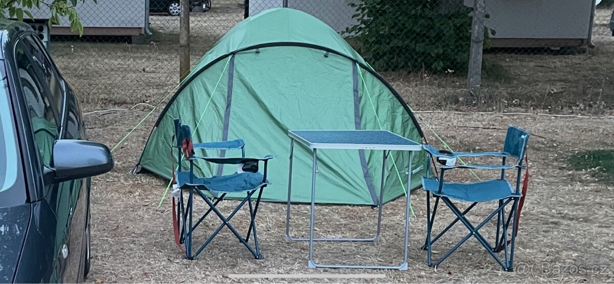 Stan + stůl , židle , matrace