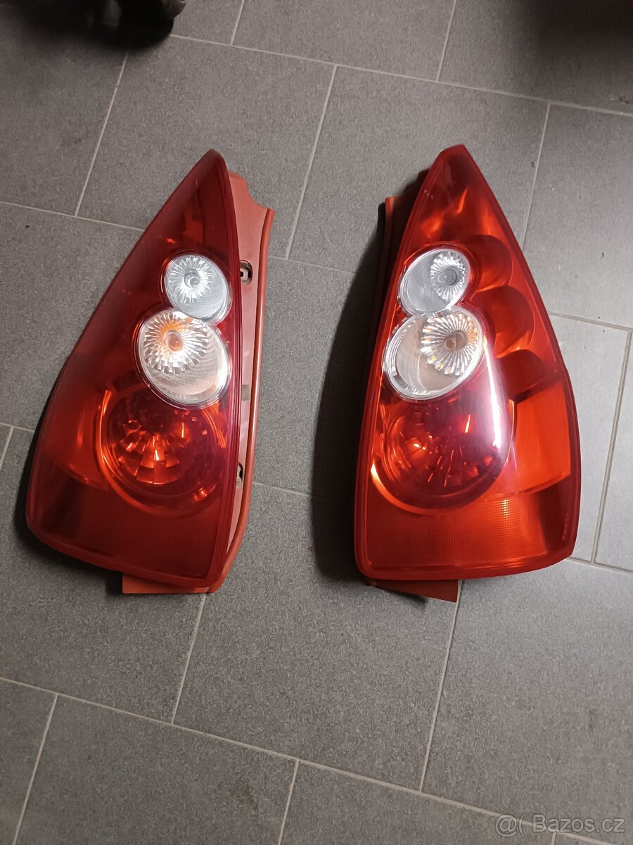 Mazda 5 svetla