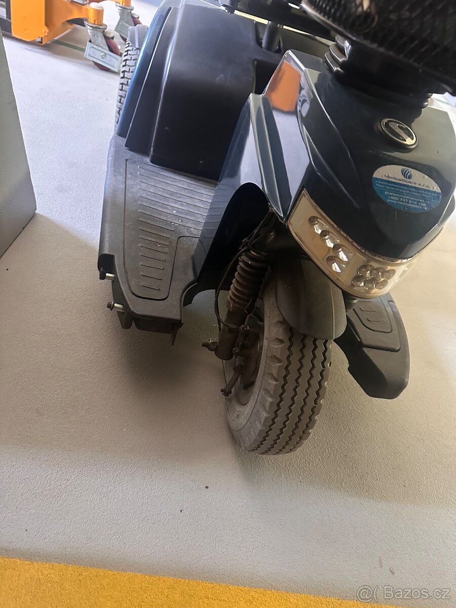 Elektrický invalidní skútr