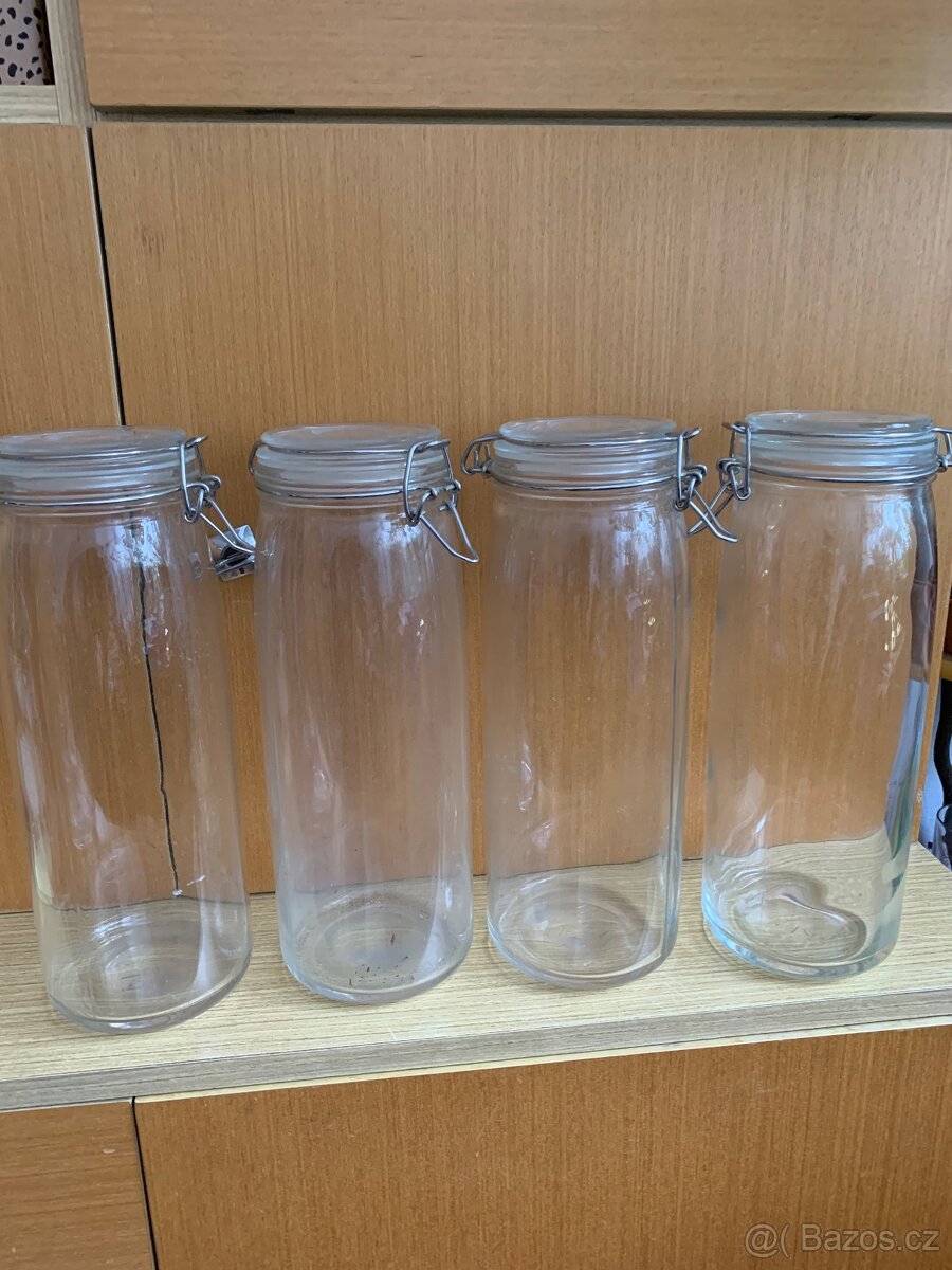 Sklenice na těstoviny.