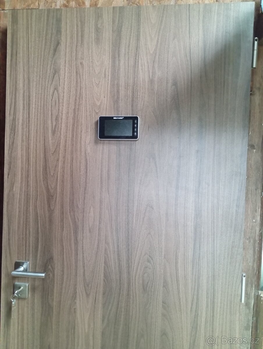 Dveře vchodové do bytu